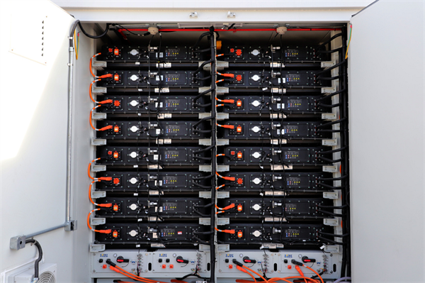 蜂巢能源325Ah短刀液冷储能集装箱批量交付 蜂巢能源325Ah短刀液冷储能集装箱批量交付