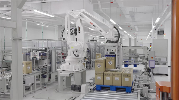 刷新行业纪录!华宝新能电小二光充户外电源全球销量突破400万台! 刷新行业纪录!华宝新能电小二光充户外电源全球销量突破400万台!