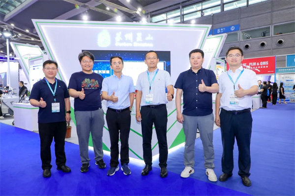 力神无人机电池亮相国际无人机展 能量密度达340Wh/kg 力神无人机电池亮相国际无人机展 能量密度达340Wh/kg