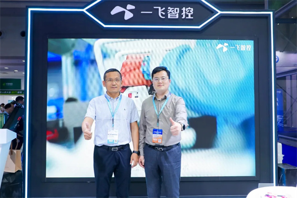 力神无人机电池亮相国际无人机展 能量密度达340Wh/kg 力神无人机电池亮相国际无人机展 能量密度达340Wh/kg