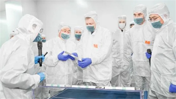 斯洛伐克总理菲佐到访国轩高科 斯洛伐克总理菲佐到访国轩高科