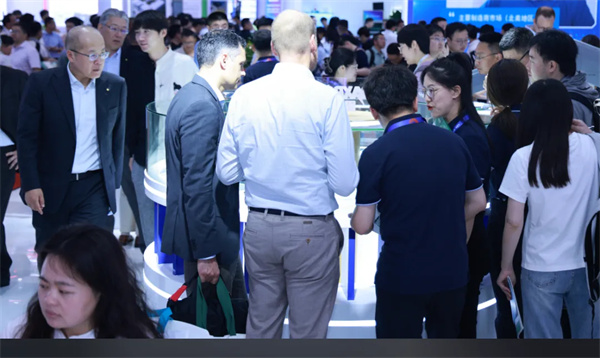 东驰新能源科技闪耀CIBF2025，以创新固态电池技术赋能绿色能源未来