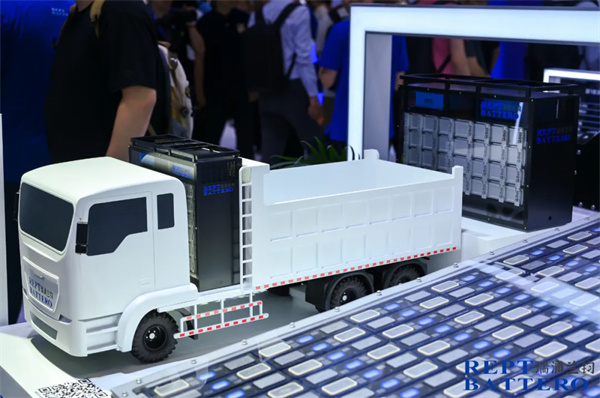 破局 eVTOL 电池难题 瑞浦兰钧推出问顶 ®50Ah三元电池 破局 eVTOL 电池难题 瑞浦兰钧推出问顶 ®50Ah三元电池