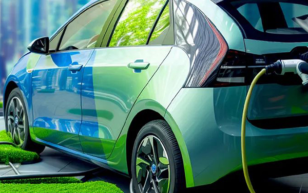 装车大提速!全固态电池“加码”导入高镍 装车大提速!全固态电池“加码”导入高镍