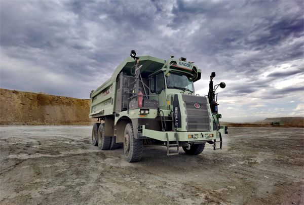 新疆矿区调研 | 赋能混动矿卡，微宏高倍率电池凸显“绿色担当”