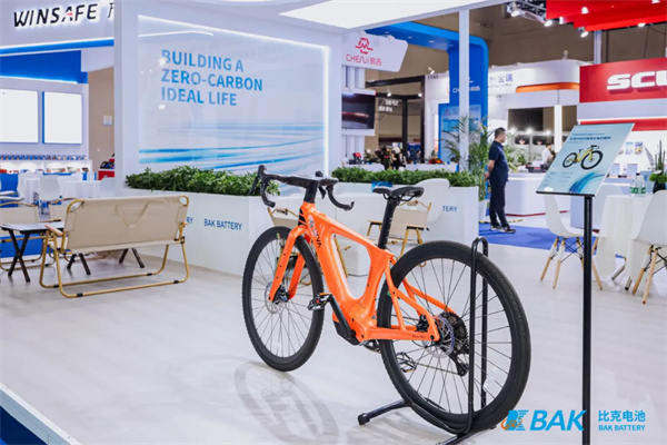 比克电池以“真安全+超经济”双引擎驱动，亮相摩博会