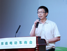 广东产品质量监督检验研究院轻纺部副部长黄镇泽致辞